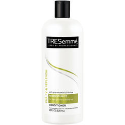 TRESemme TRESemmé Deep Cleansing Conditioner for Lightweight Moisture Clean and Replenish, Vitamin C and Green Tea Hair Conditioner Formu