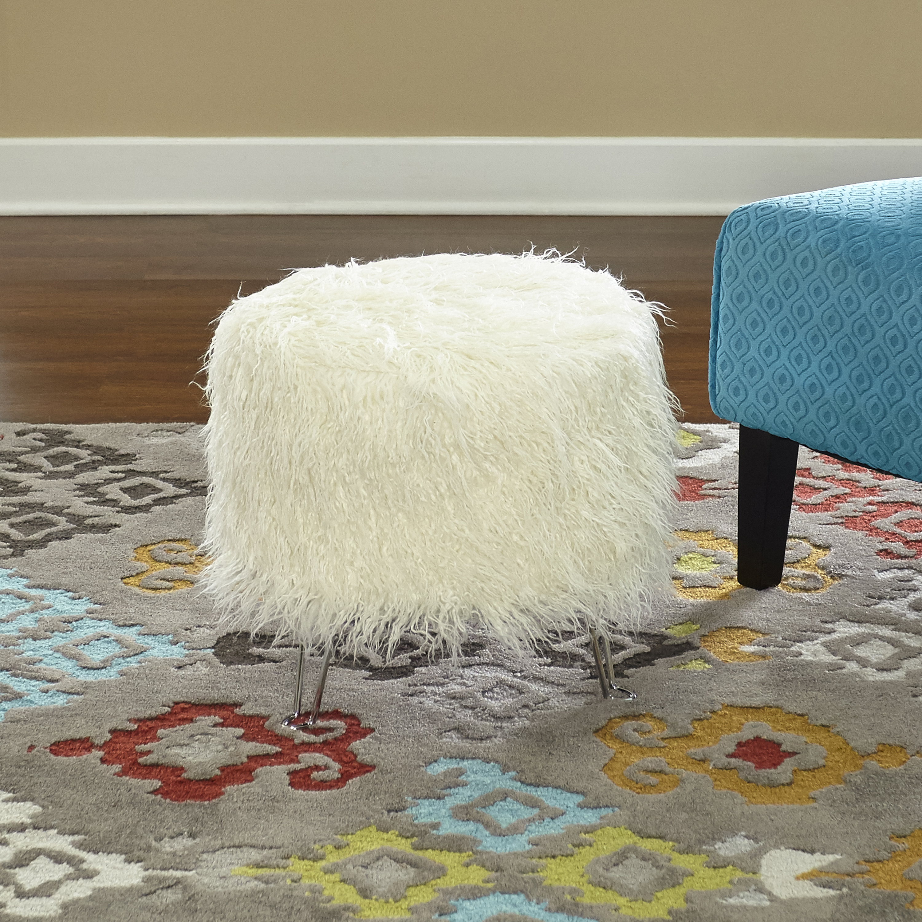 Linon Gracie White Faux Fur Hair Pin Stool Linon Gracie White Faux Fur Hair Pin Stool