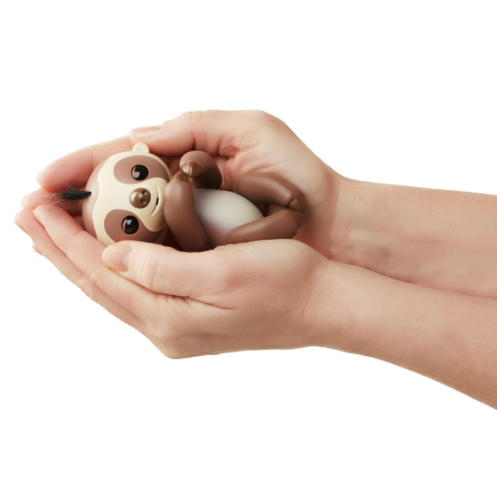 WowWee Fingerlings Baby Sloth - Kingsley