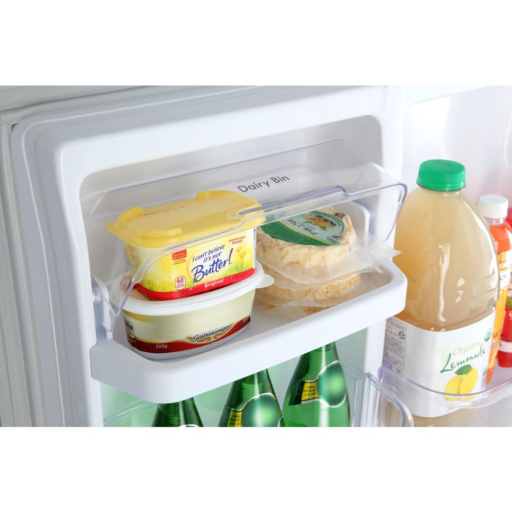 Kenmore 60715 18 cu. ft. ENERGY STAR Top Freezer Refrigerator with Split Shelves and Deli Bin - Fingerprint Resistant Stainless Steel