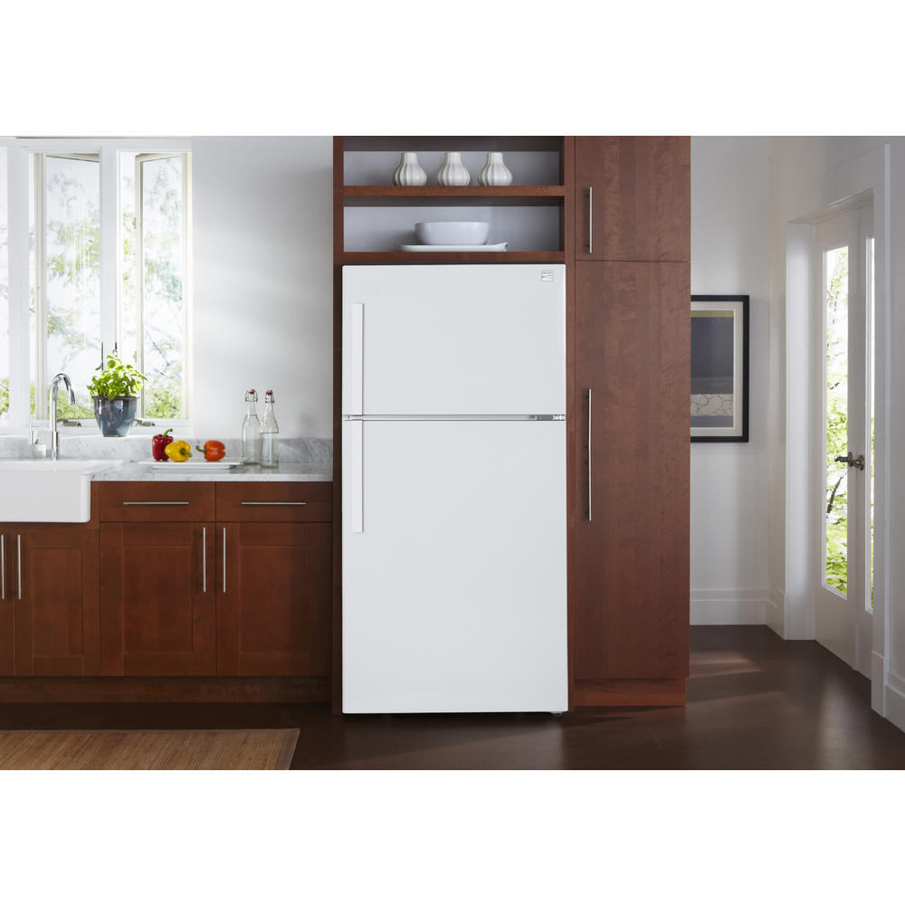 Kenmore 70762  18.3 cu. ft. Deluxe Top-Freezer Refrigerator eStar Certified w/ Factory Installed ice Maker - White
