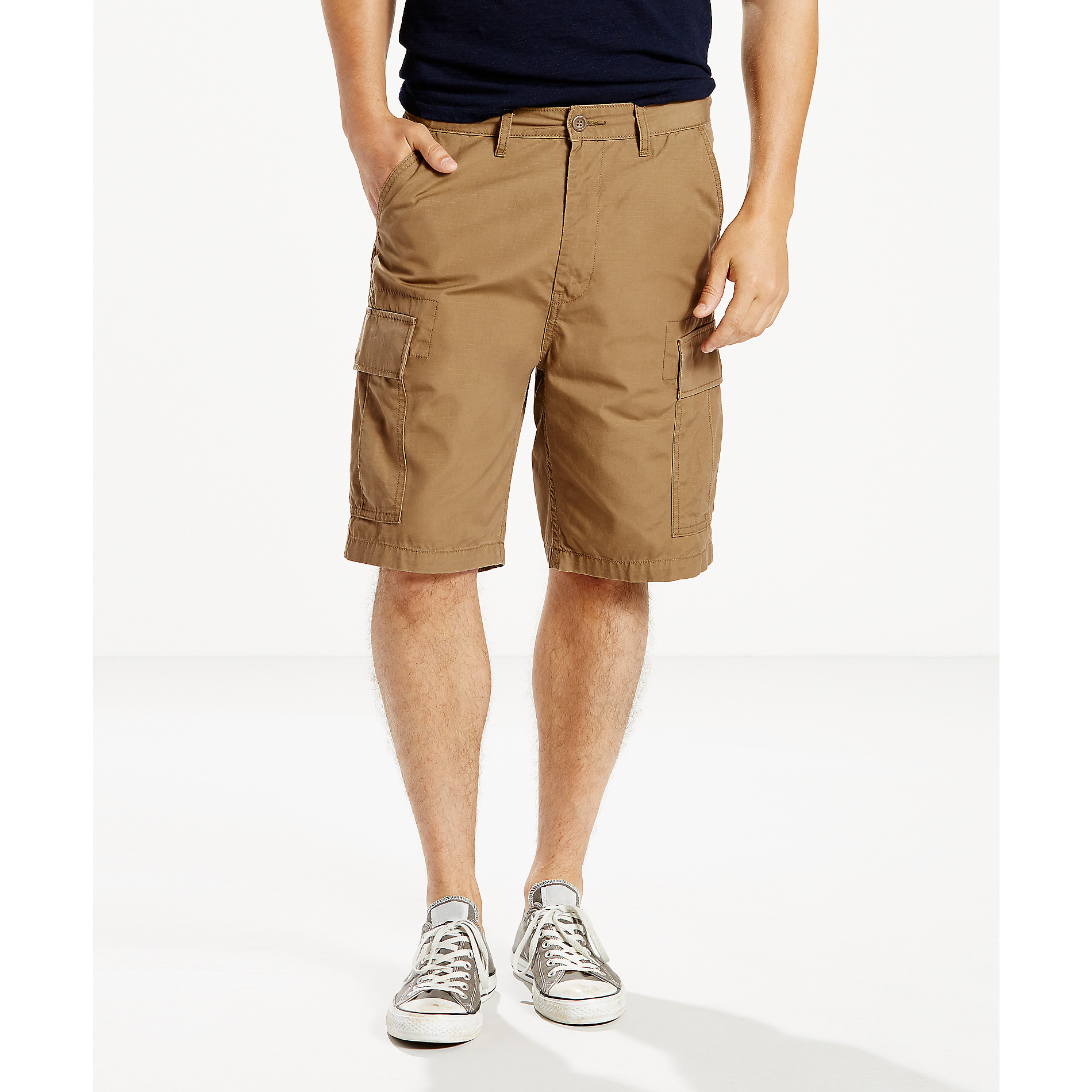 Short short men текст. Levis Cargo short шорты. Мужские шорты Levis Cargo. Levis XX Taper Cargo бежевые. Штаны карго Левис бежевые.