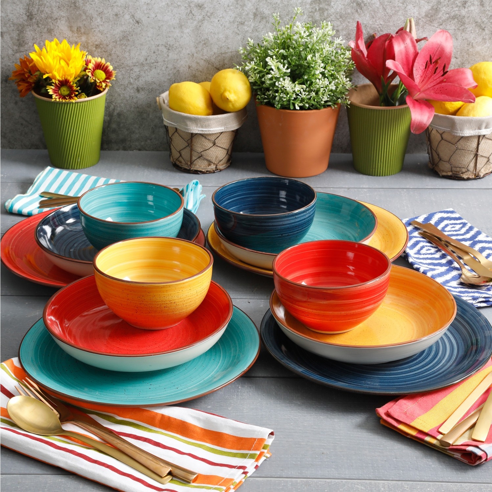 Colorful dishware 2025