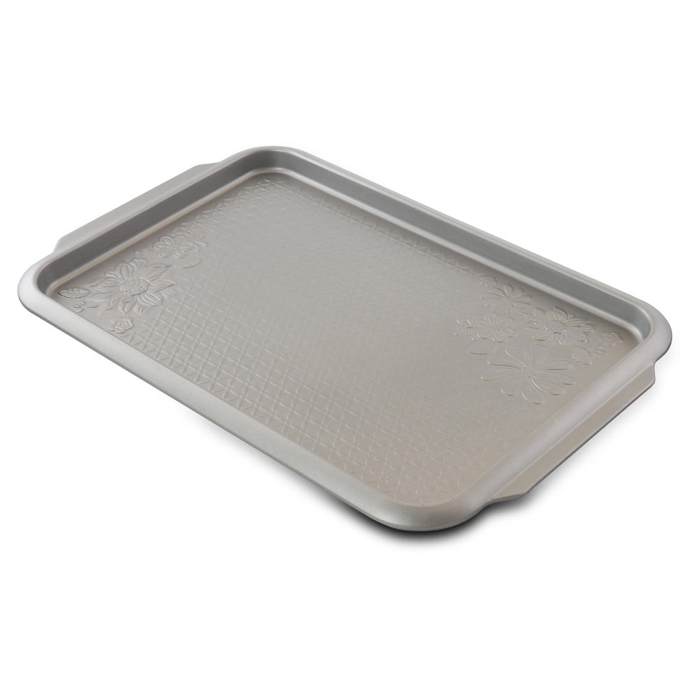 Gibson Home Gibson Country Kitchen 15 in. Embossed Carbon Steel Baking Sheet