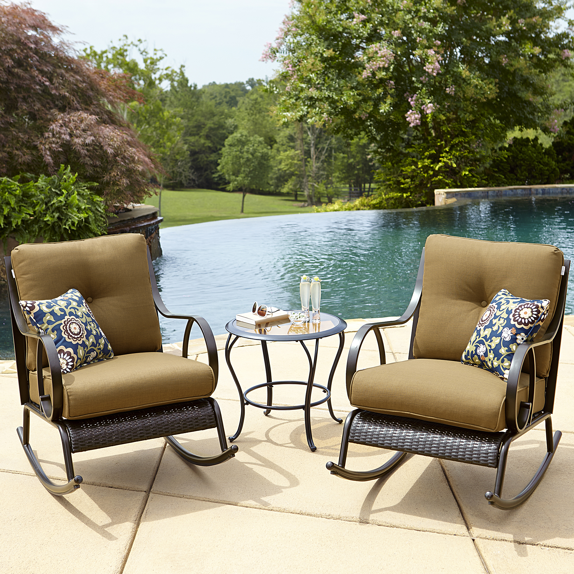 La-Z-Boy Outdoor Avery 3pc Bistro Set - Gold - Limited ... La-Z-Boy Outdoor Avery 3pc Bistro Set - Gold - Limited ... on Outdoor Living Ltd id=36093