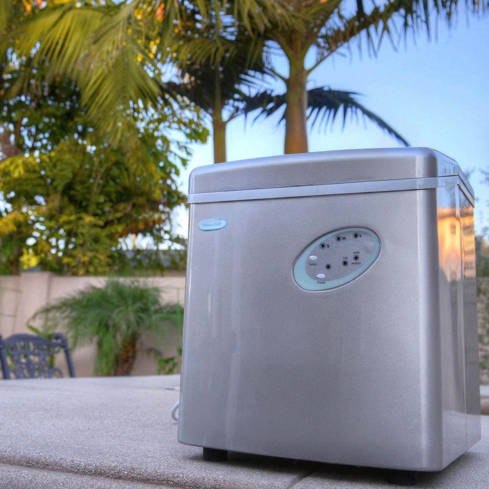 NewAir AI100S Silver 28 Pound Per Day Portable Ice Maker