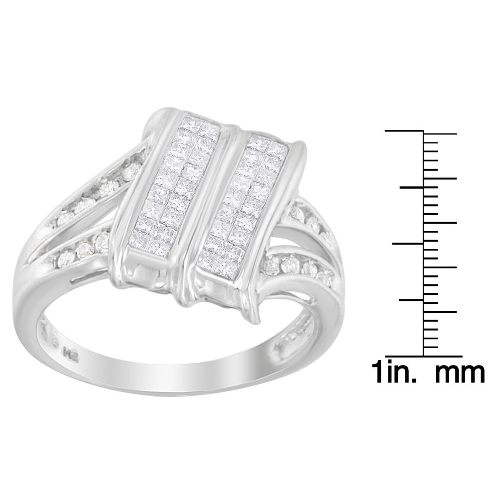 14K White Gold 1/2ct. TDW Round and Princess-cut Diamond Ring (H-I, I1-I2)