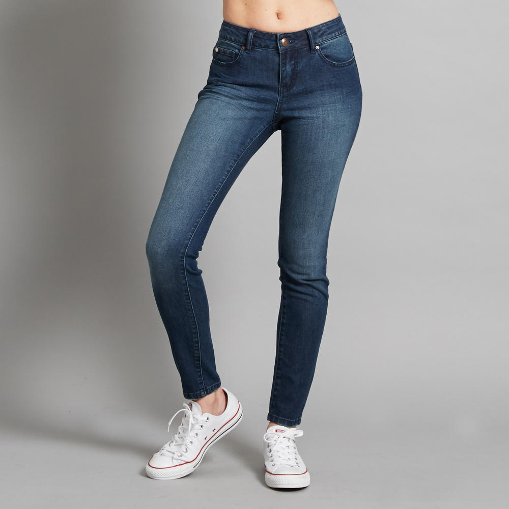 Adam Levine Women&#8217;s Skinny Fit Medium Wash Jean