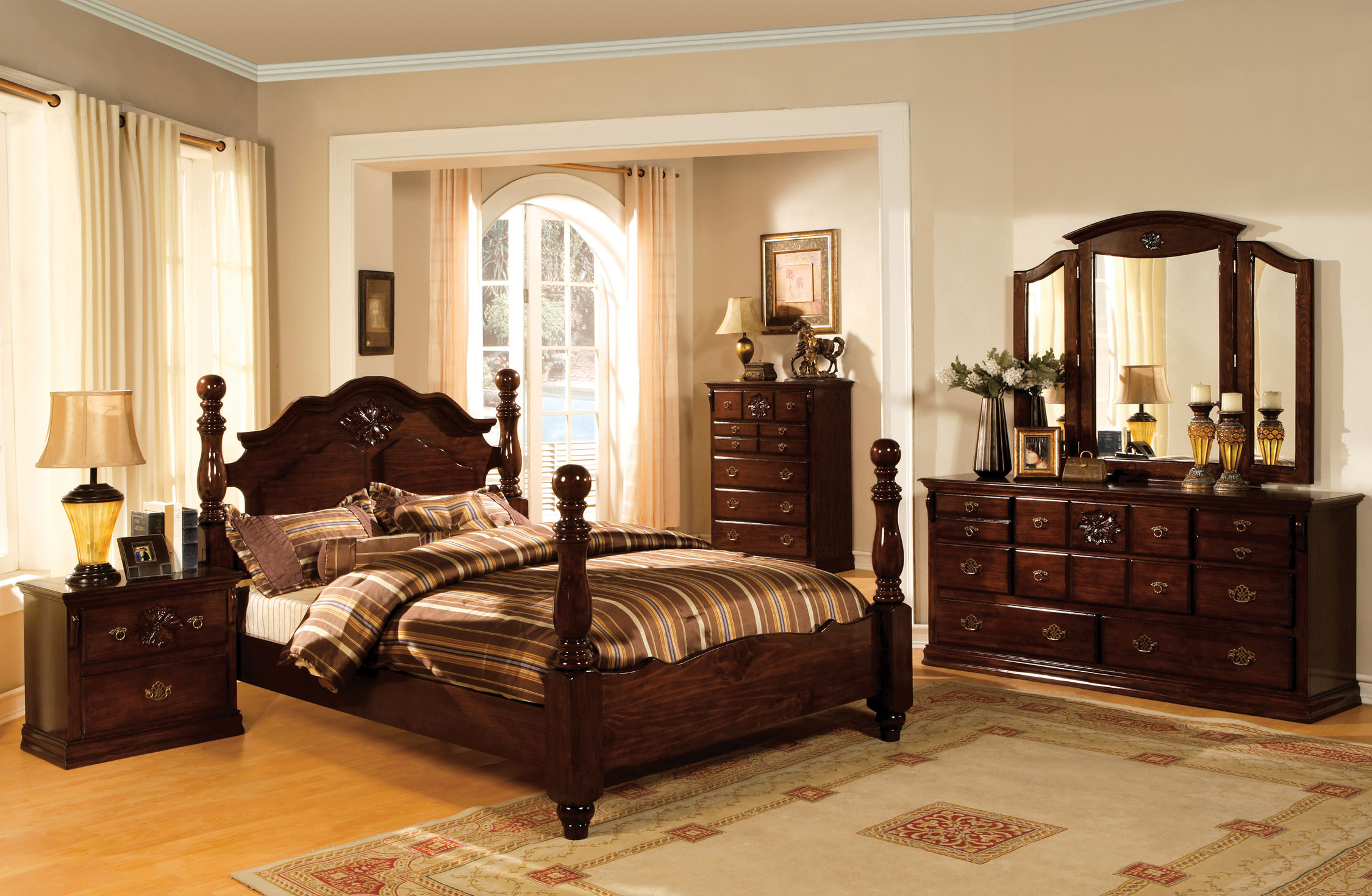 Furniture of America Glossy Dark Pine Four Poster Bed