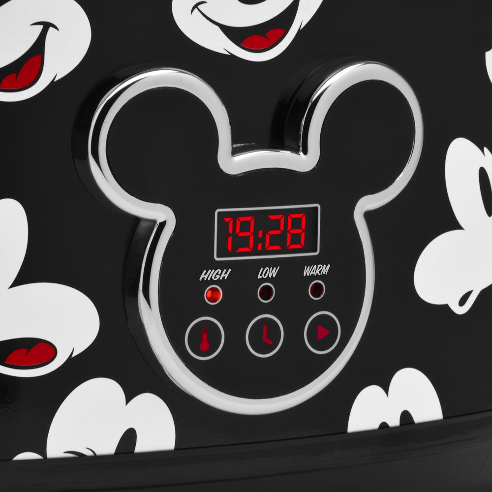 Disney DCM-70 Mickey Mouse 7-Quart Digital Slow Cooker with Sound