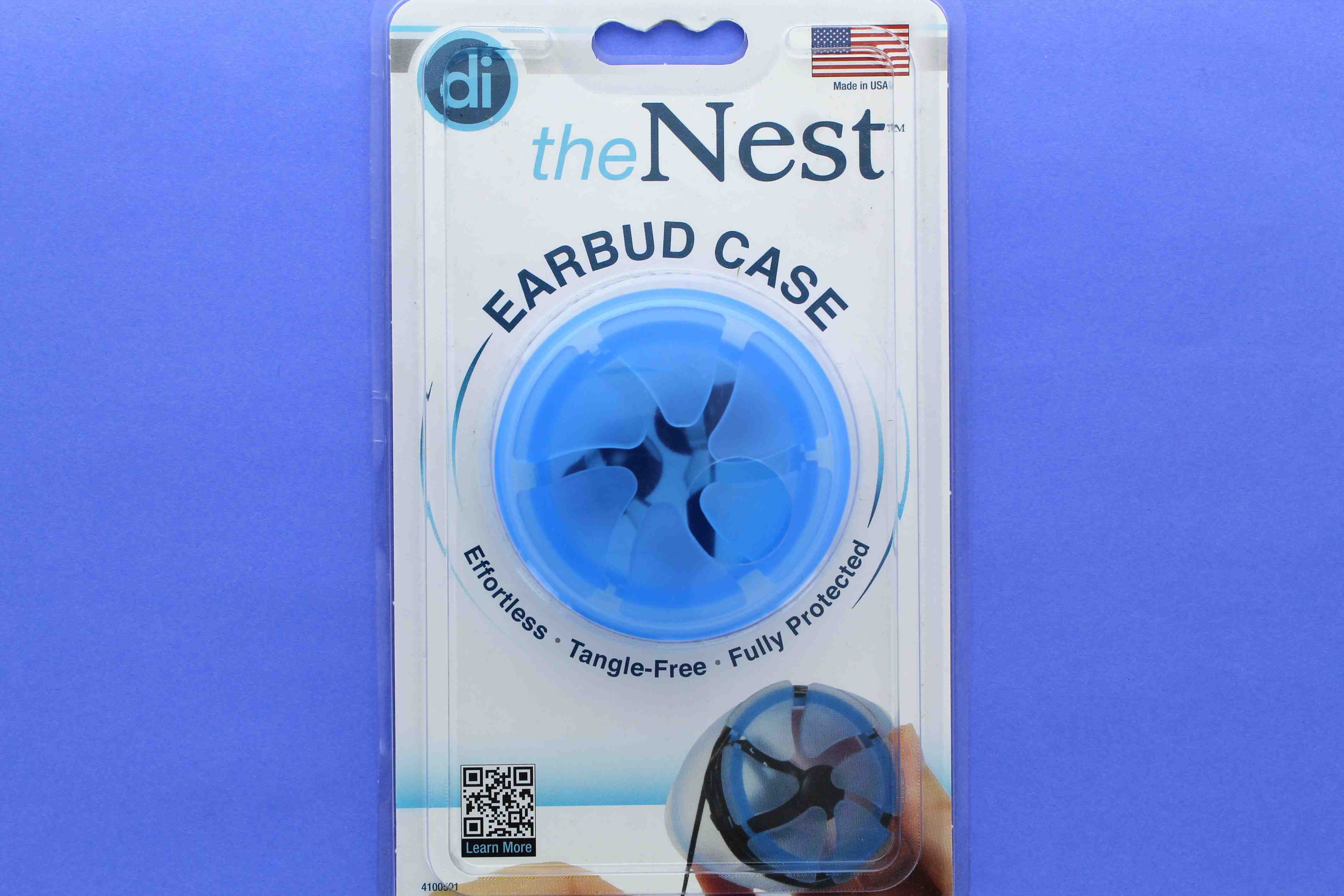 Digital Innovations 4100500   The Nest(TM) Earbud Case/Earphone Holder (Blue)