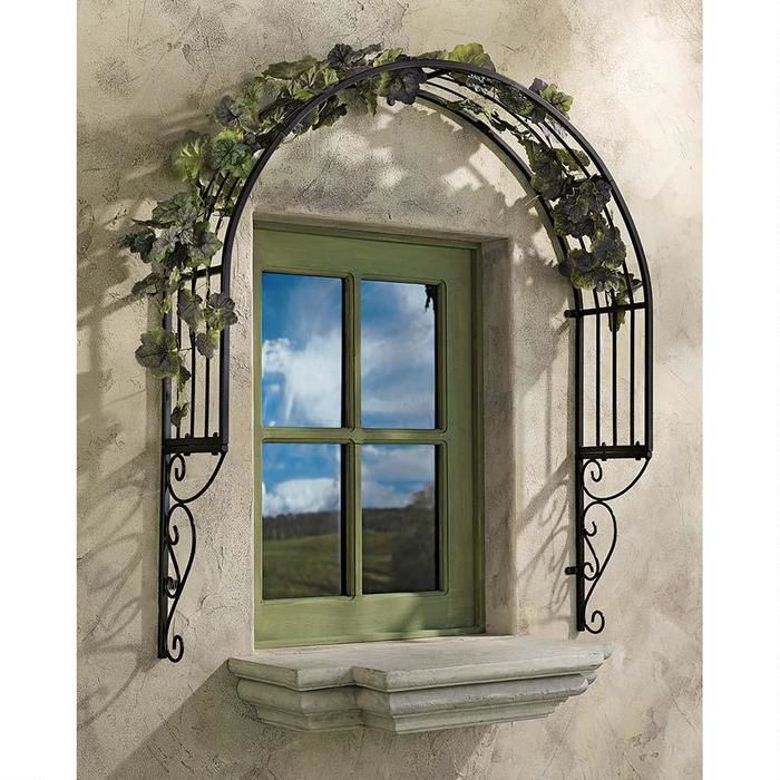 Design Toscano  FZ1579 Thornbury Ornamental Metal Garden Window Trellis