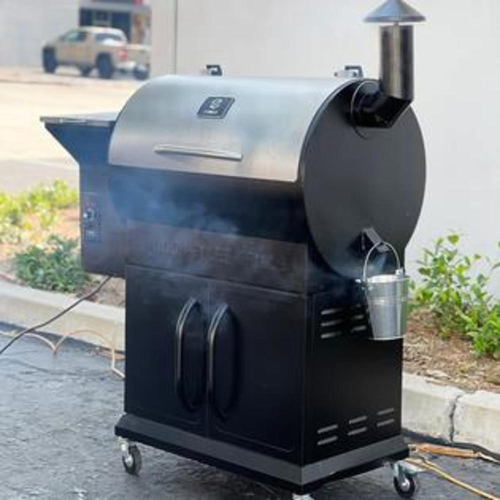 Z Grills  Wood Pellet Grill BBQ Smoker Digital Control with Cover Silver ZPG-700D2E
