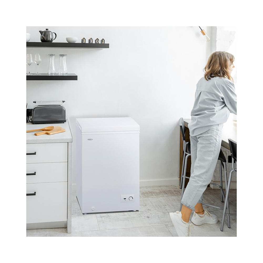 Danby DCF035B1WM 3.5 cu ft Chest Freezer in White