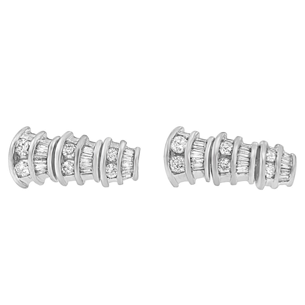 14K White Gold 5/8ct. TDW Round and Baguette-cut Diamond Earrings (H-I,SI2-I1)