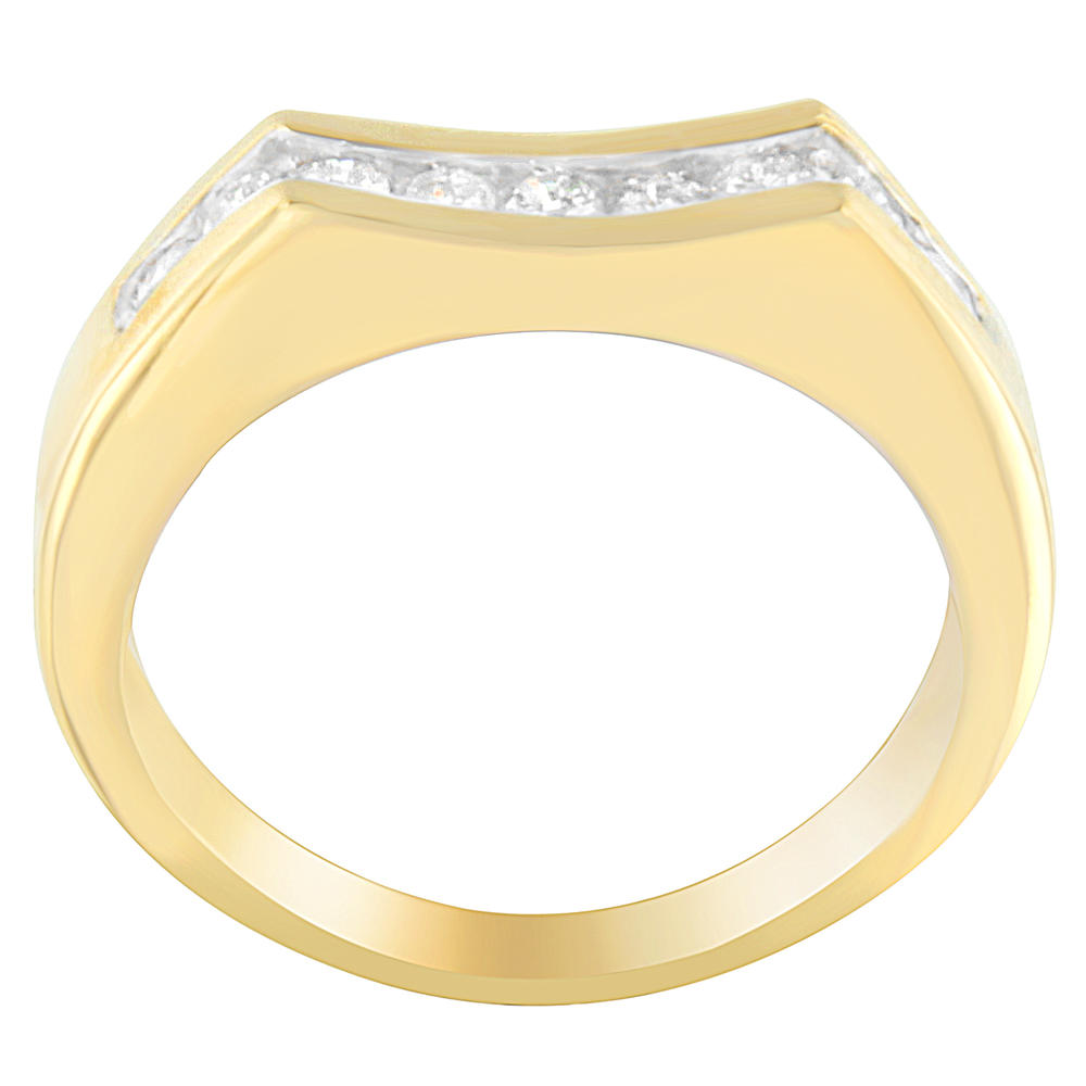 14K Yellow Gold 1/2 ct. TDW Round Cut Diamond Ring (G-H,VS2-SI1)