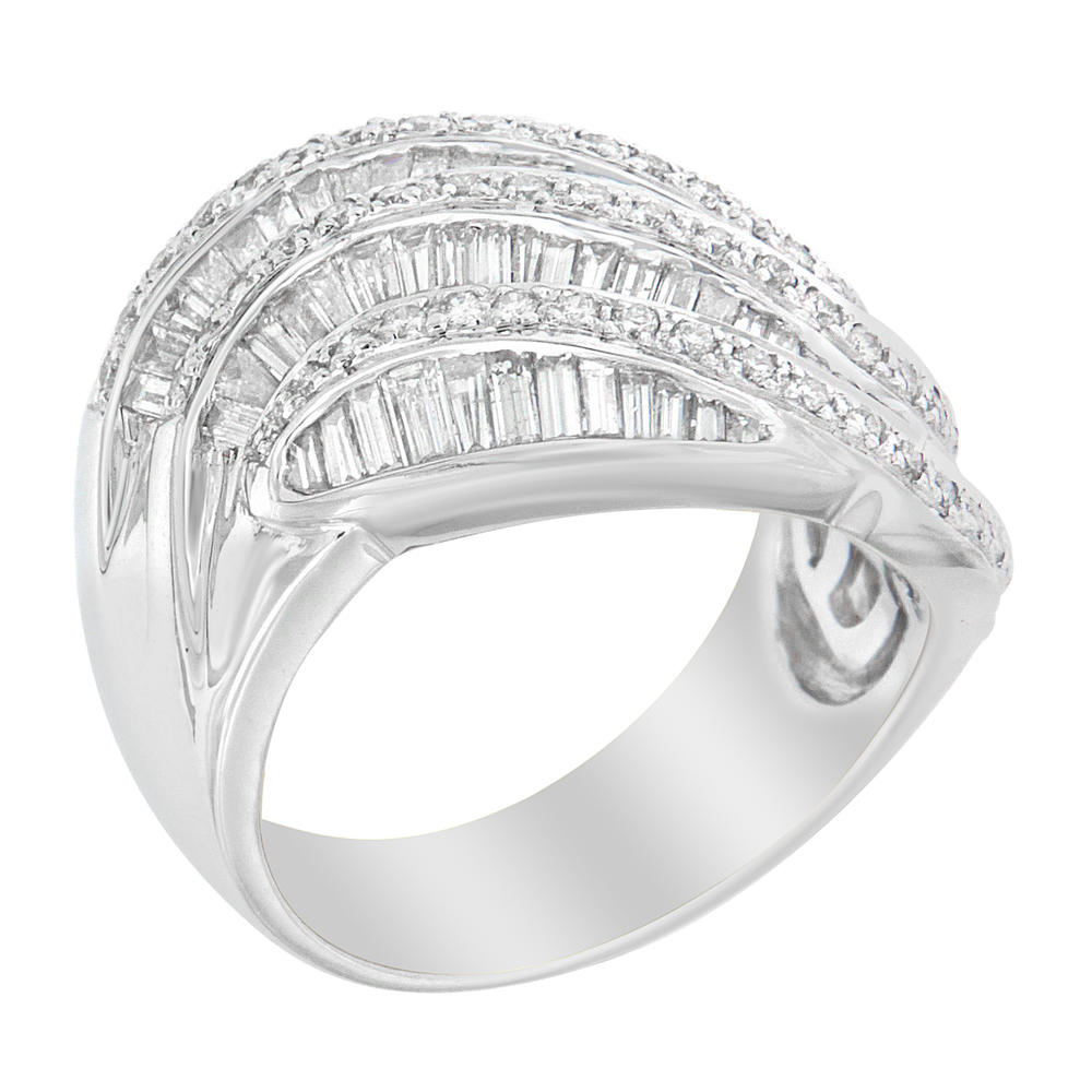 18K White Gold 2ct.TDW Round And Baguette Cut Diamond Ring(H-I,SI1-SI2)