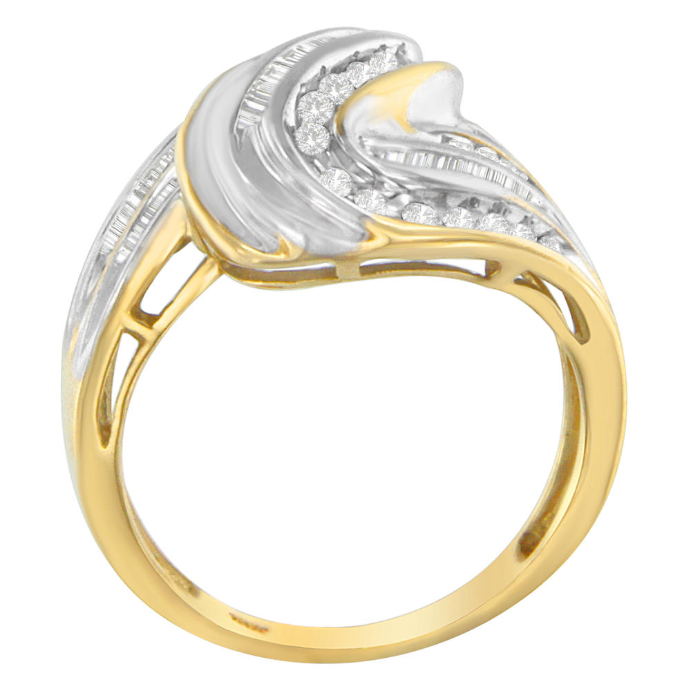 10K Yellow gold 0.5 CTTW Round and Baguette Cut Diamond Ring(I-J, I2-I3)