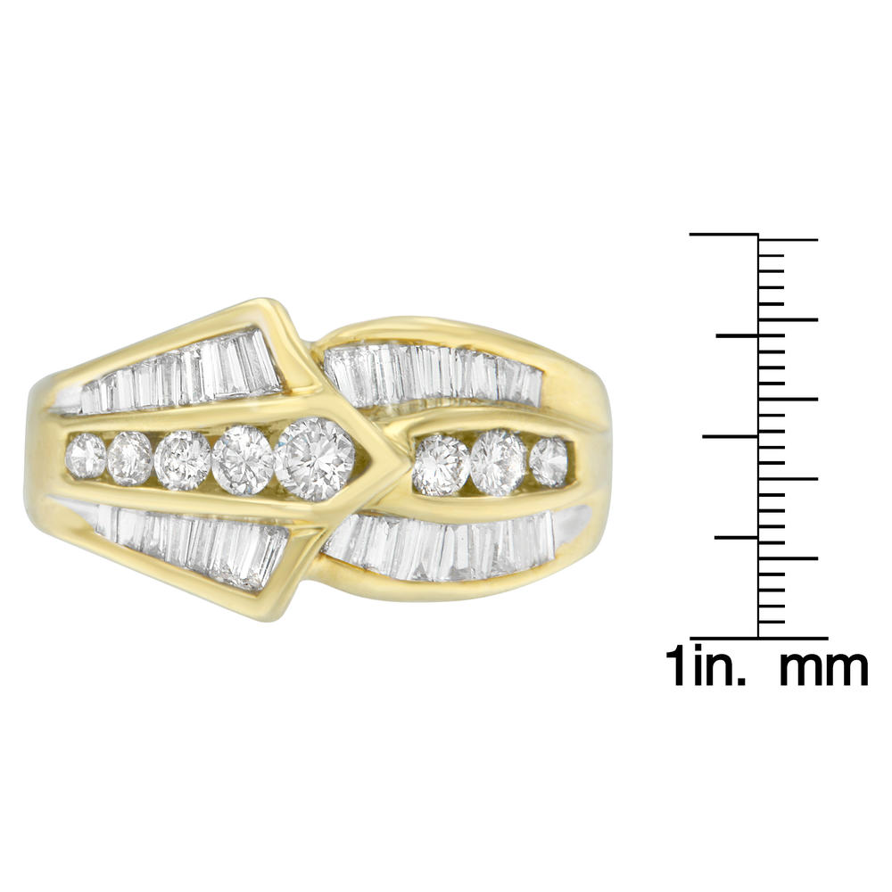 14K Yellow Gold 1 3/8 ct. TDW Round and Baguette-cut Diamond Ring (H-I, SI2-I1)