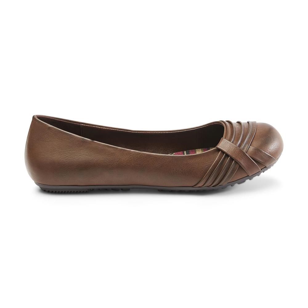 Route 66 Women's Sheila Brown Pleated Flat