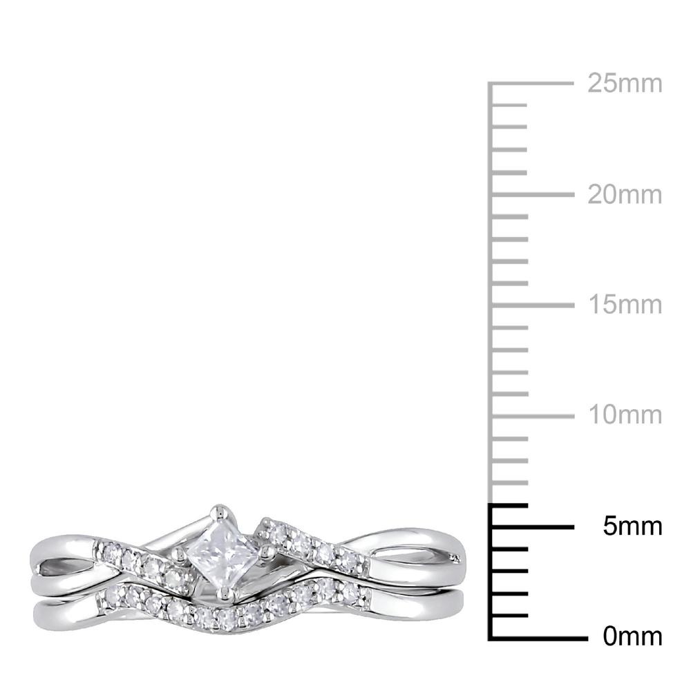 10k White Gold 0.20 CTTW Diamond Bridal Ring Set