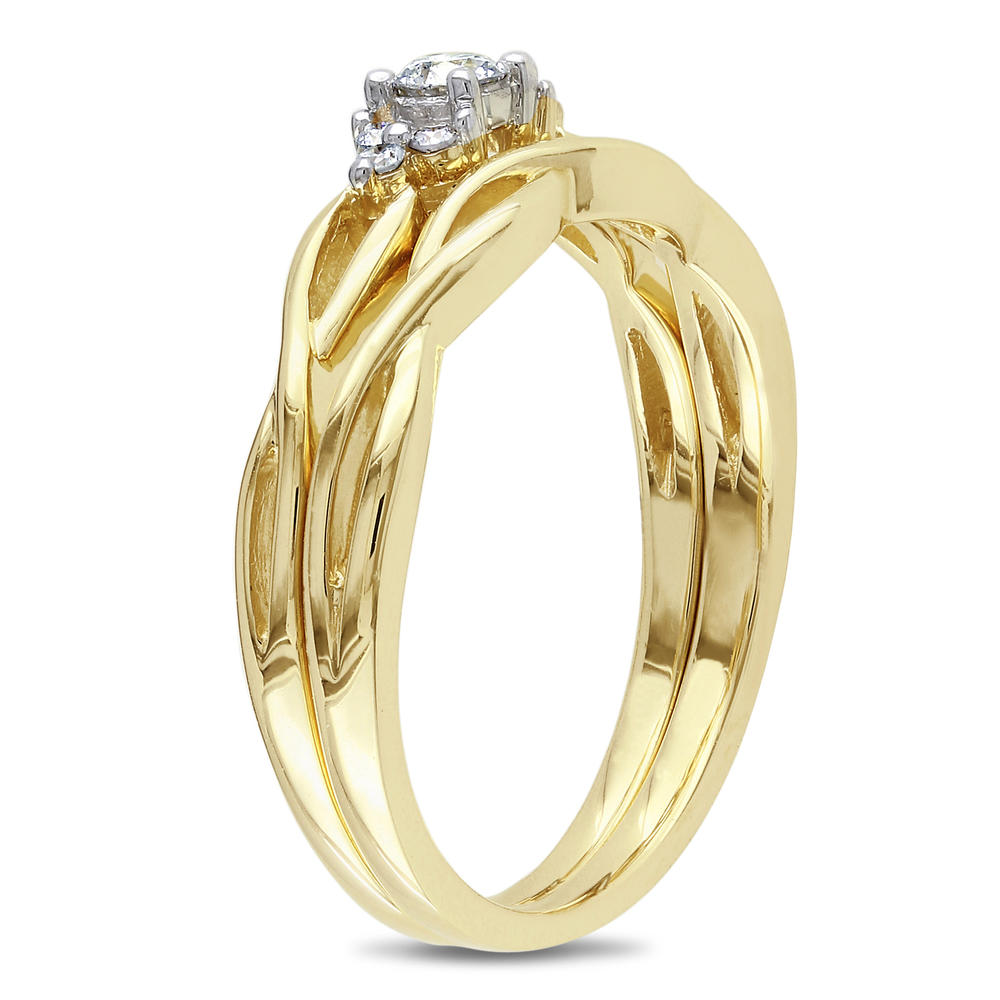 10k Yellow Gold 0.16 CTTW Diamond Bridal Ring Set