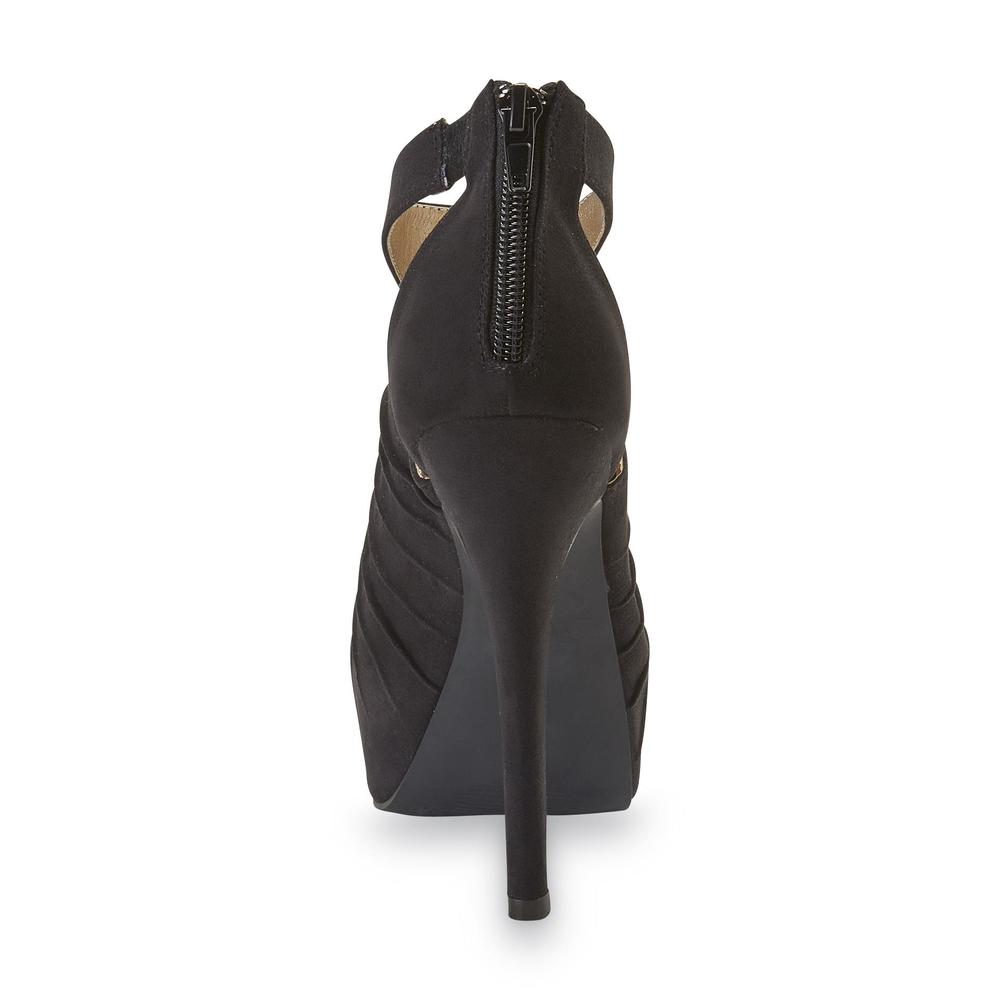 Qupid Women's Isabell Black Platform Sandal