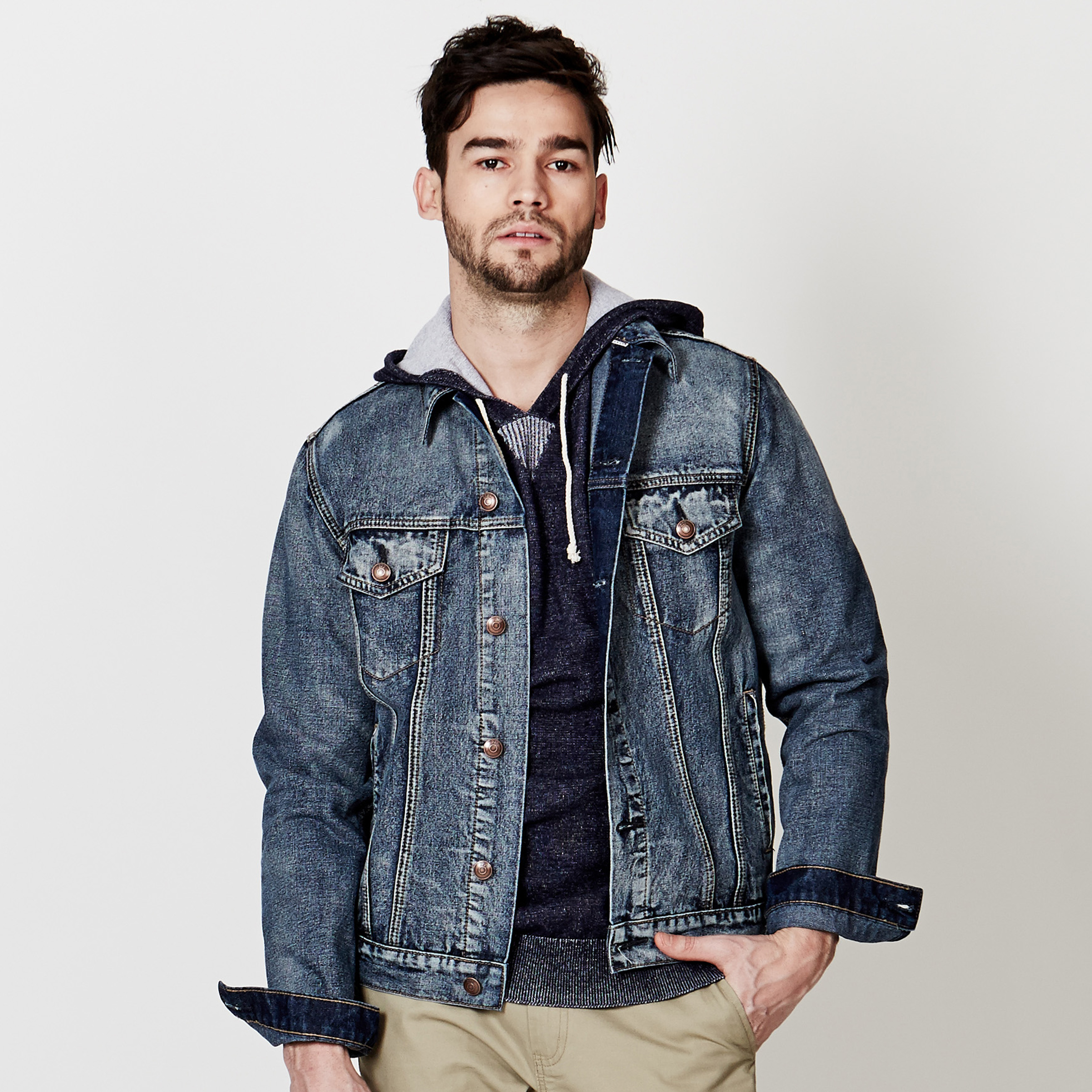 Adam Levine Men&#8217;s Medium Wash Denim Jacket