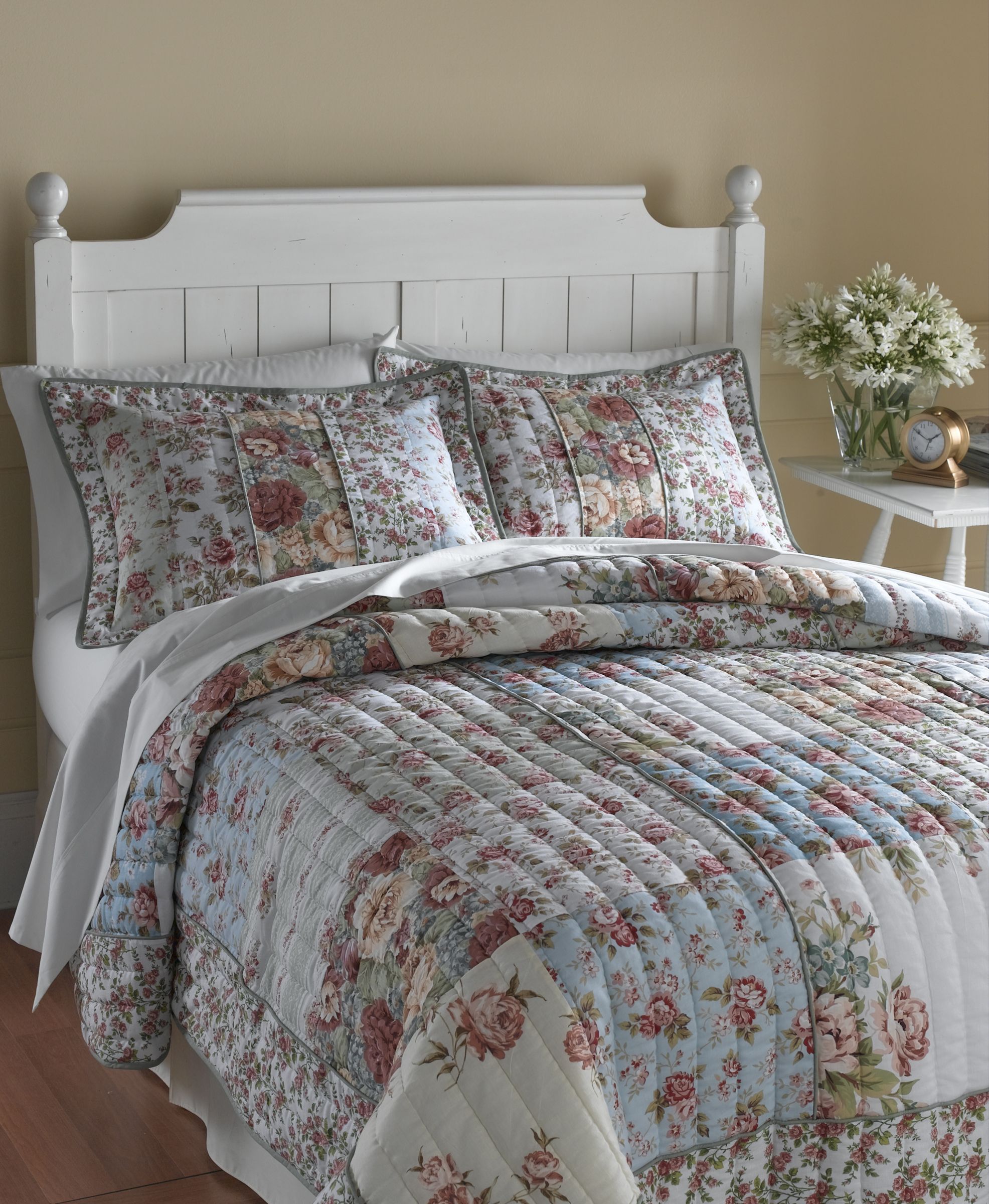 Colormate English Gardens Quilt Set