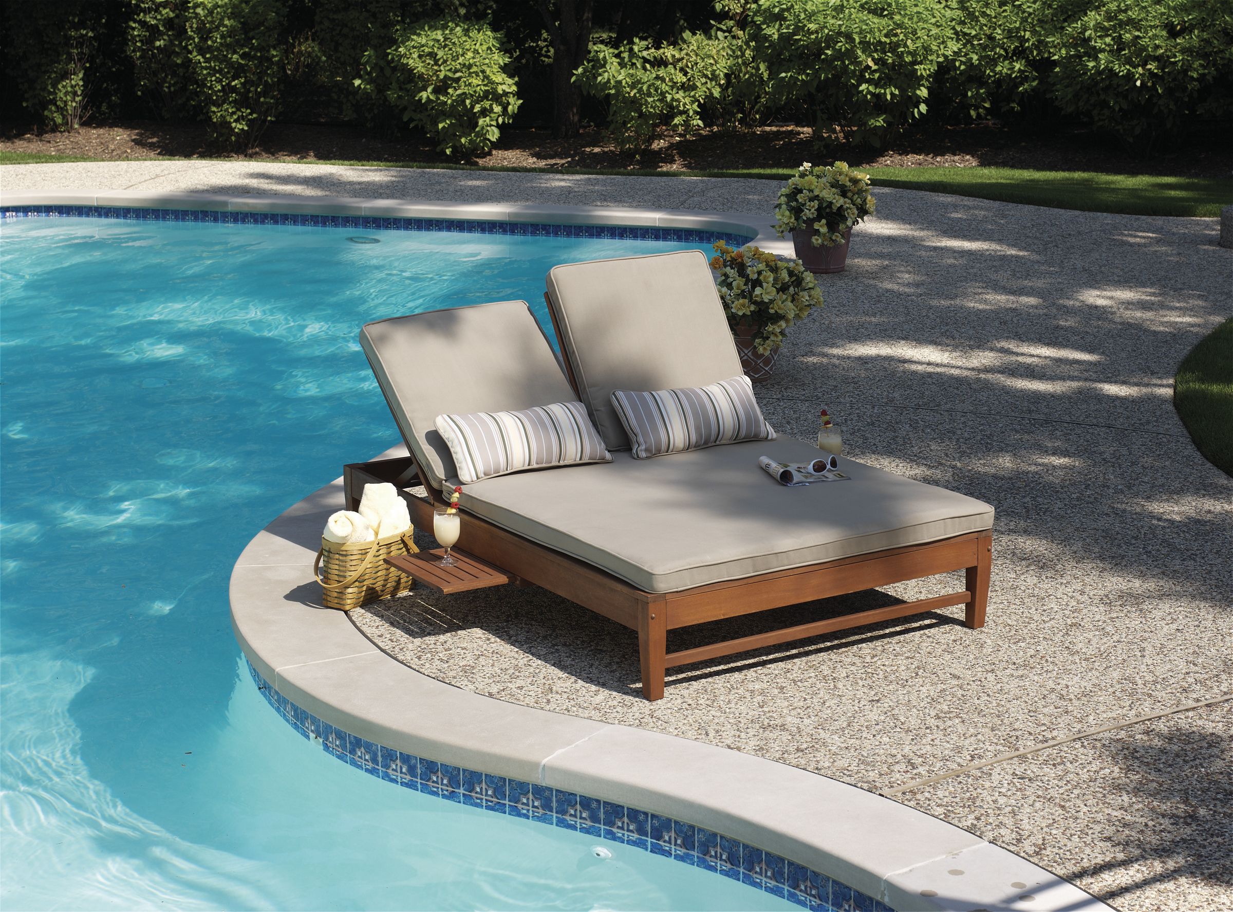 Garden Oasis Double Chaise Lounge, Woodridge Collection