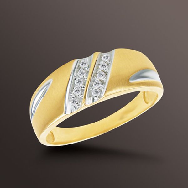 Diamond Gents Ring. 10K Yellow Gold_in Size 10.5