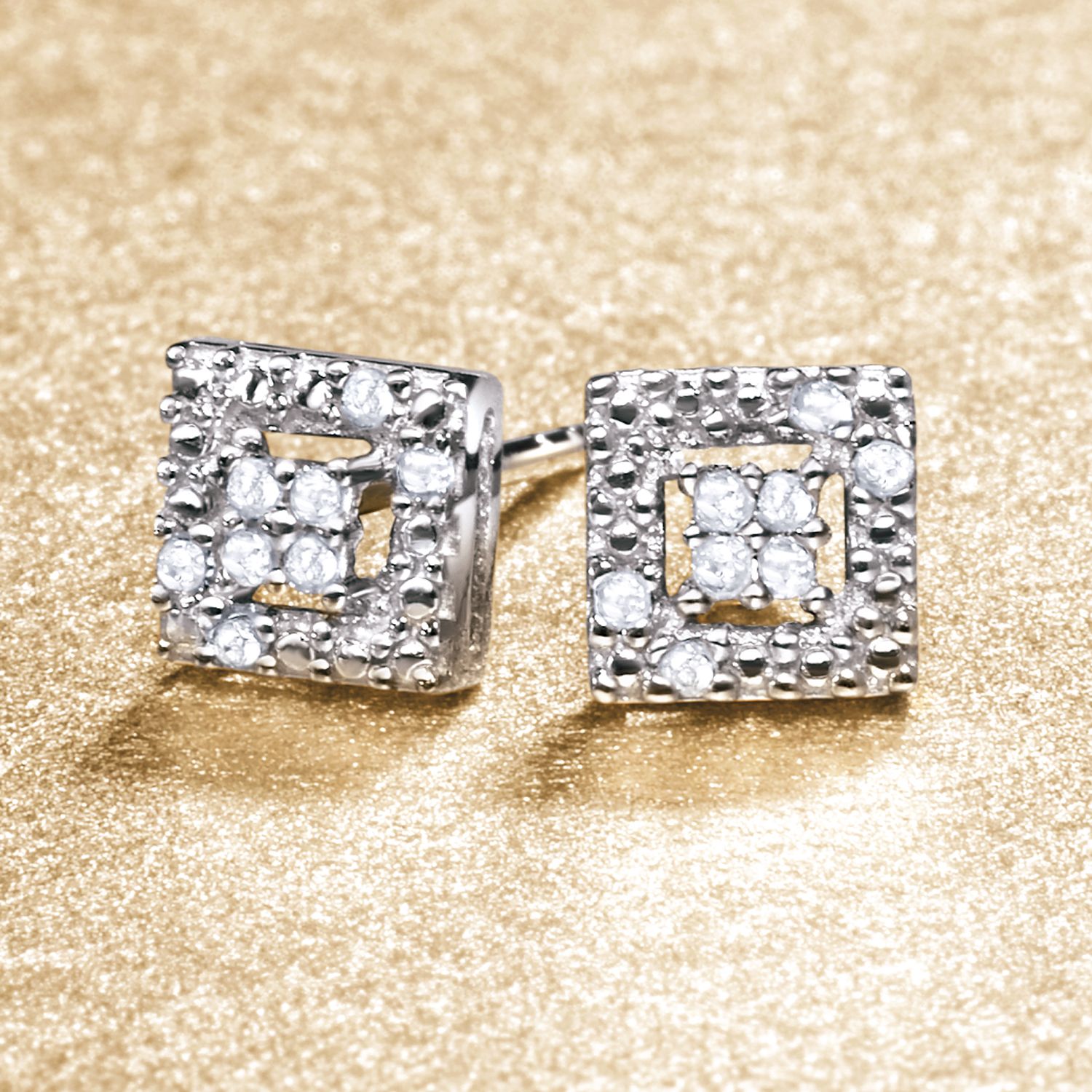 Sterling Silver 1/10cttw Diamond Stud Earrings