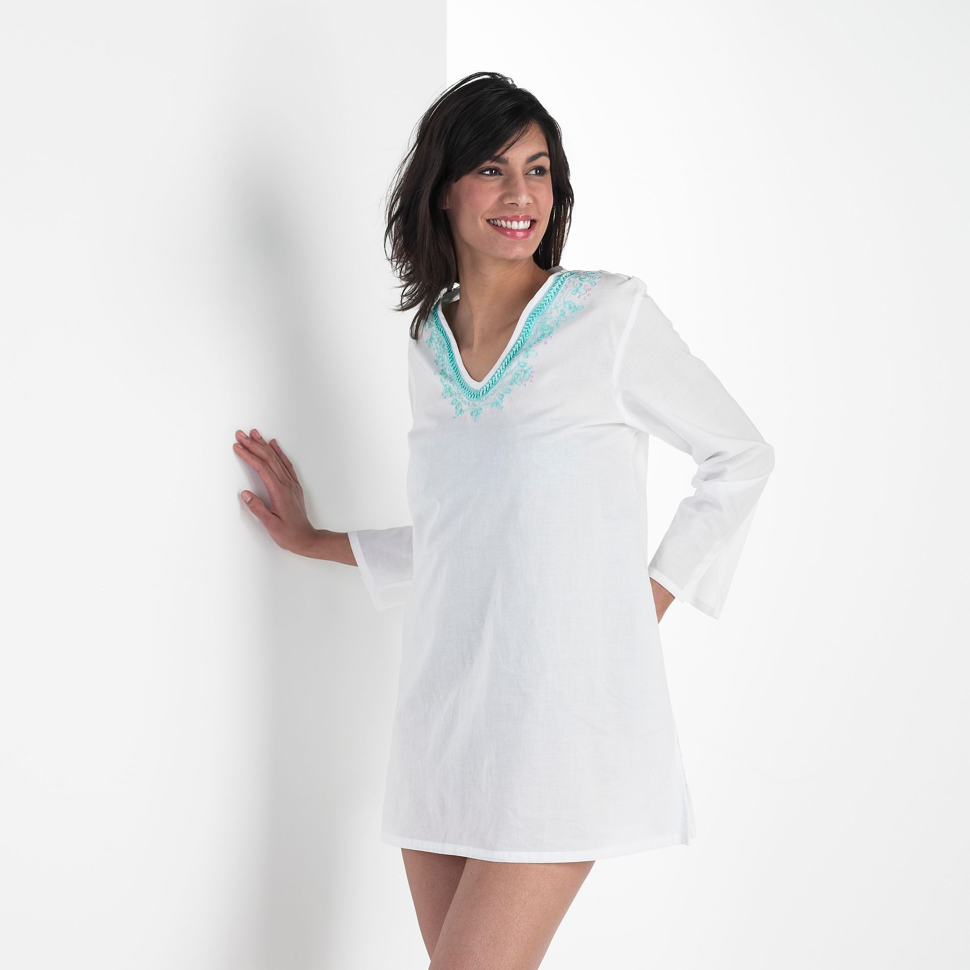Tropical Escape Women&#39;s Plus Solid Embroidered Tunic