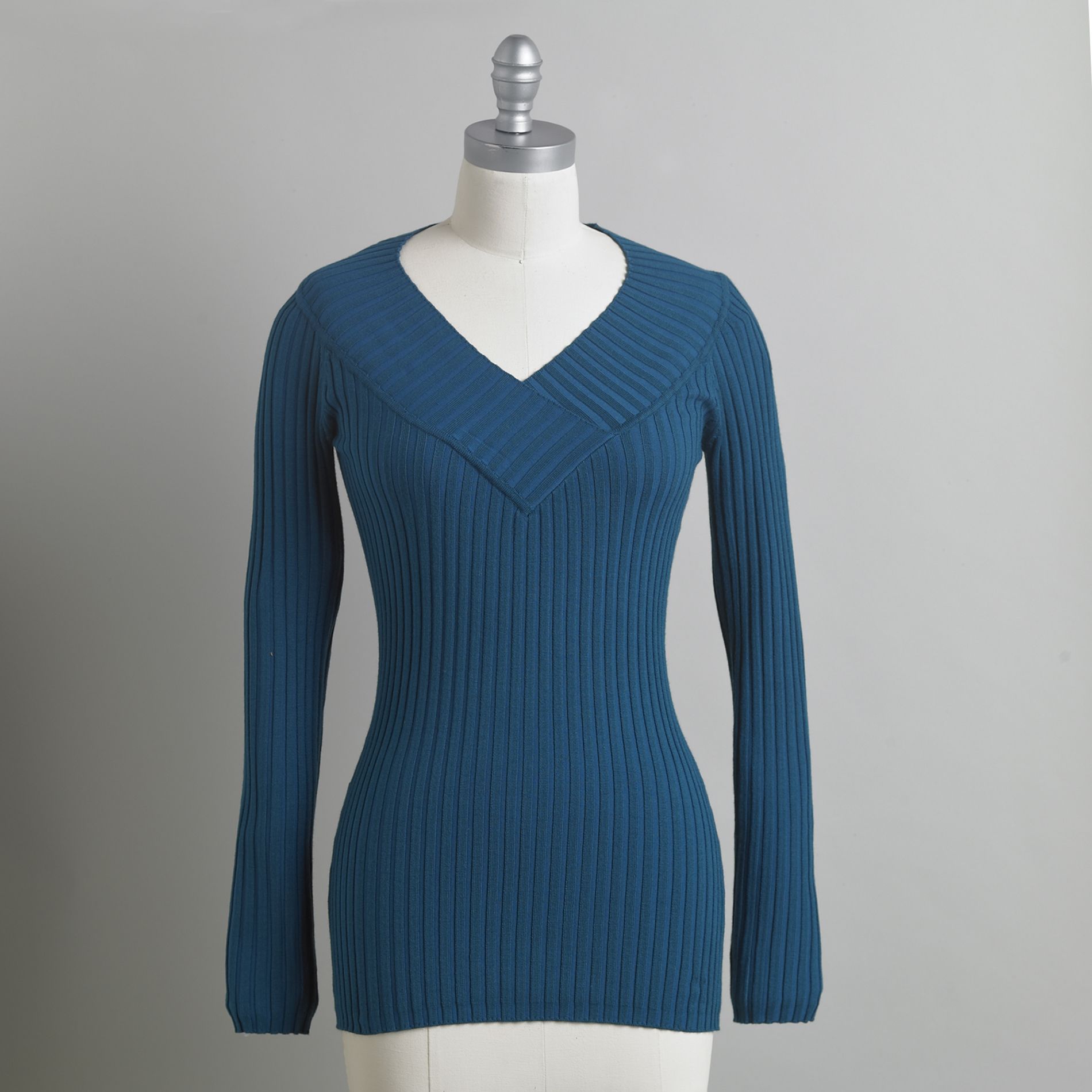 By Design Junior&#39;s V-Neck Ribbed Sweater