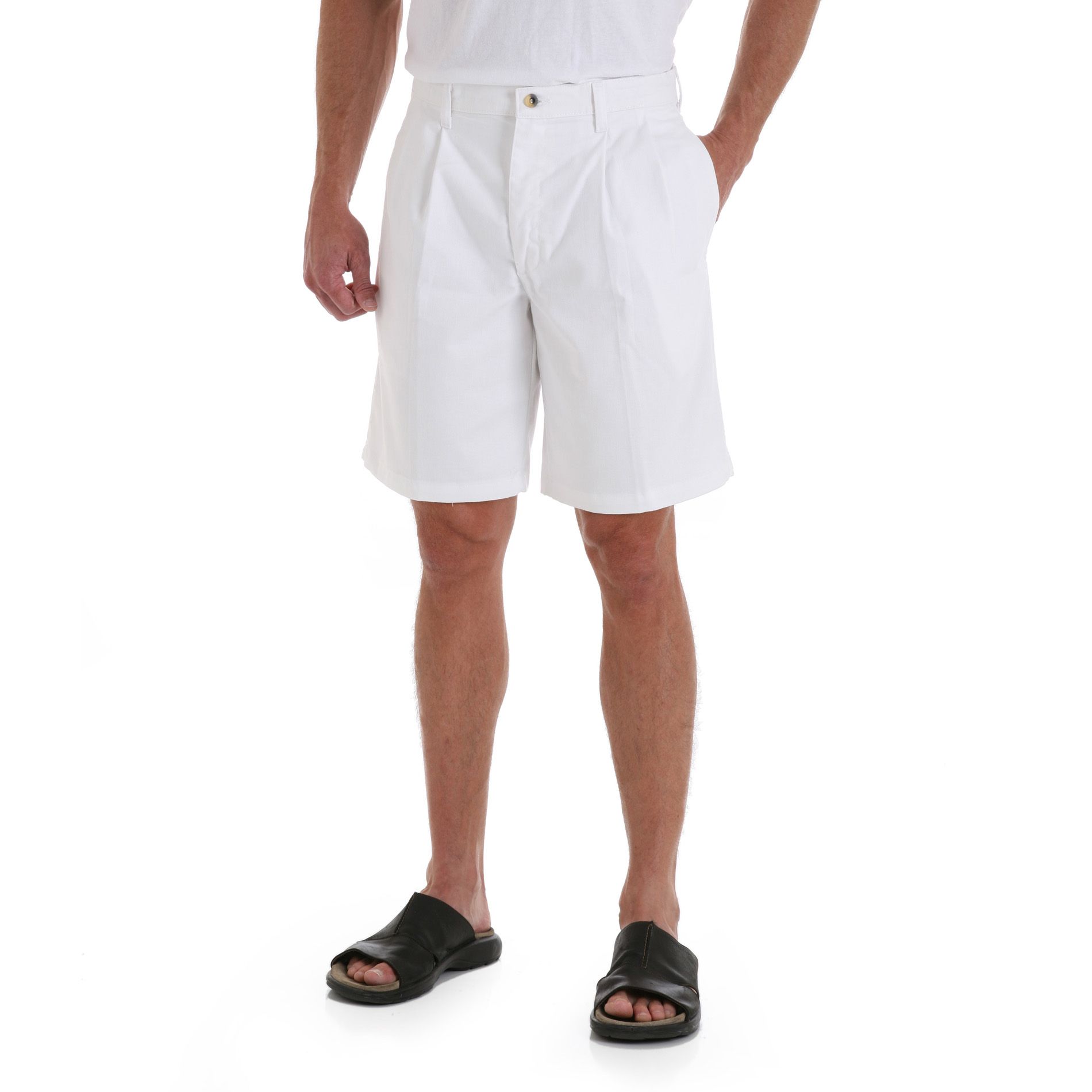 Wrangler Men's Timbercreek Pleated Relaxed Fit Shorts