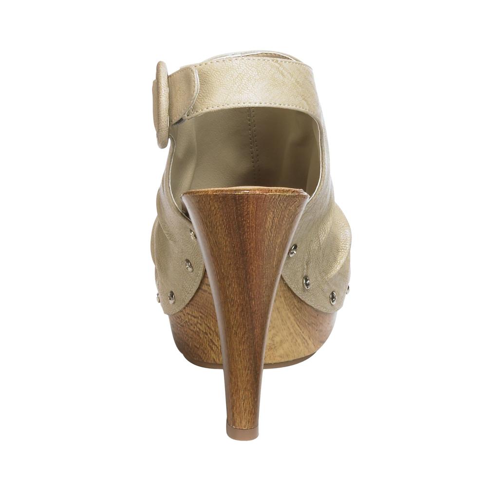 Qupid Women&#39;s Woodie Hooded Slingback Dress Sandal with Wood Heel - Beige
