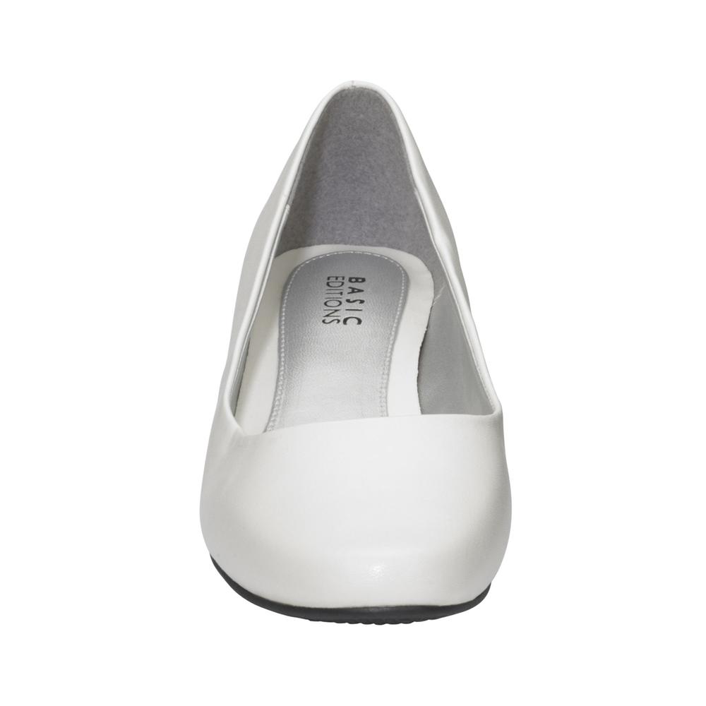 Basic Editions Women's Irene Round Toe Skimmer Wide Width White