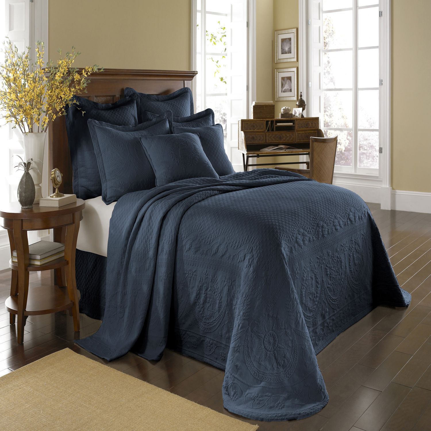 Historic Charleston King Charles Matelasse Collection Bedspread