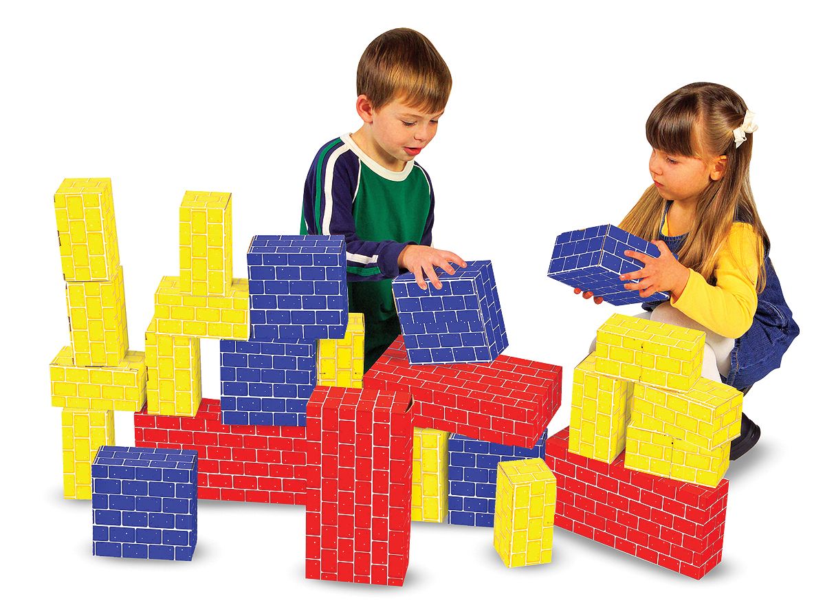Now blocks. Картонные кубики для детей. Картонные кубики большие. Картонный блок. Дети собирают конструктор.