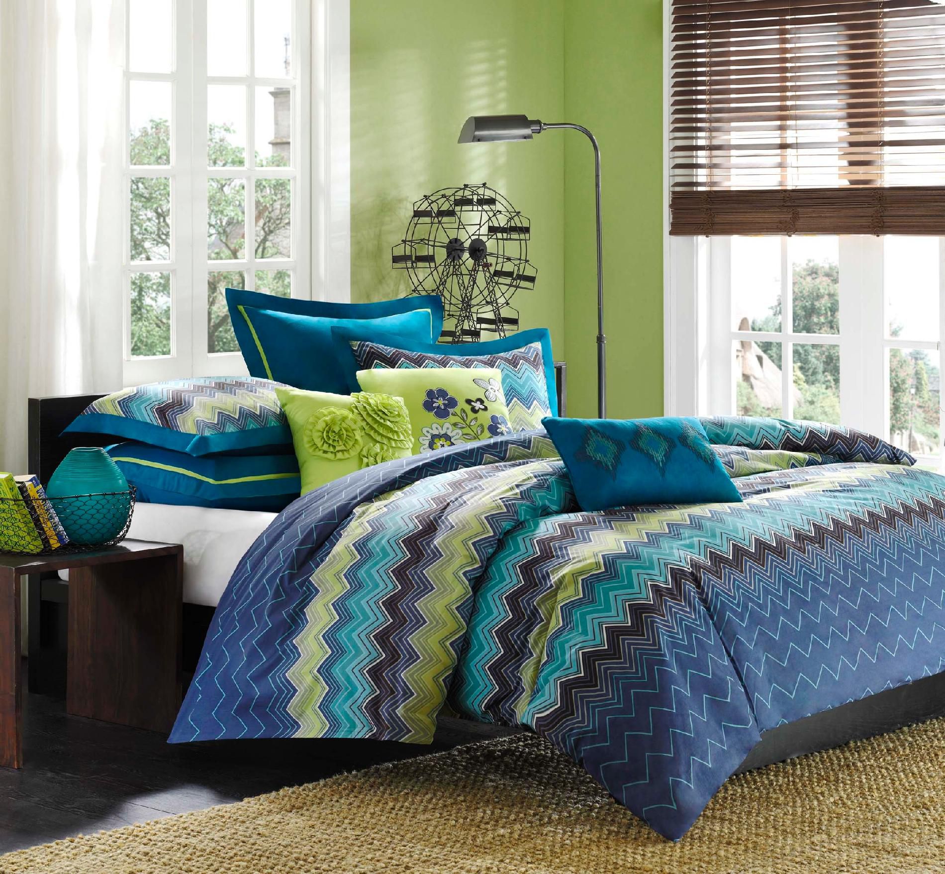 Style Lab Mini Comforter Set with a 12x16" Decorative Pillow - Blue Stripe