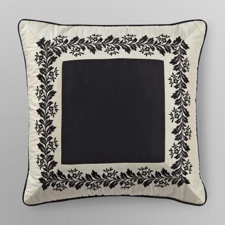 Grand Resort Collection Winnifred 18 in. x 18 in. Square Decorative Pillow