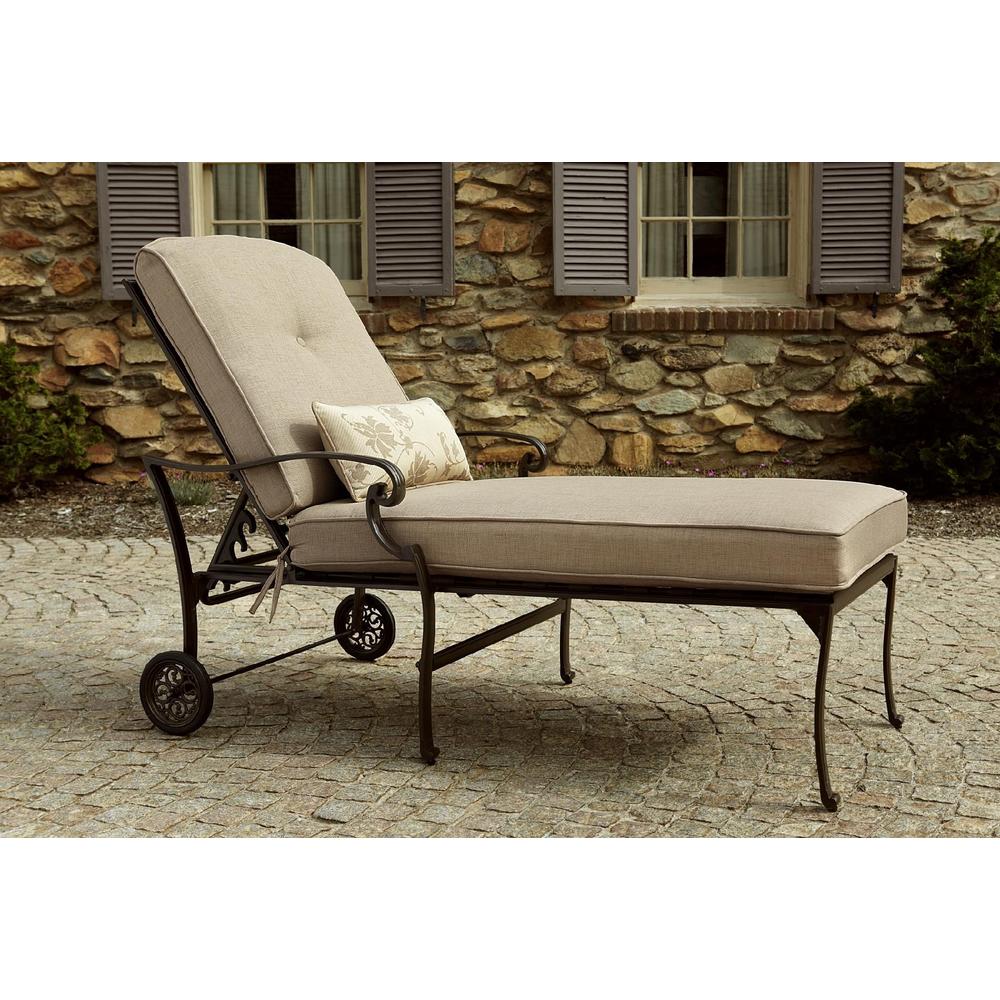 La-Z-Boy Outdoor Halley Chaise Lounge