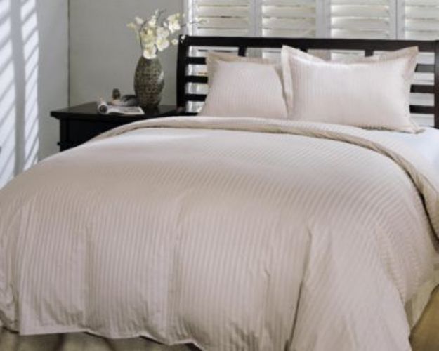 Blueridge Home Fashions 350 Thread Count Damask Stripe White Down Comforter