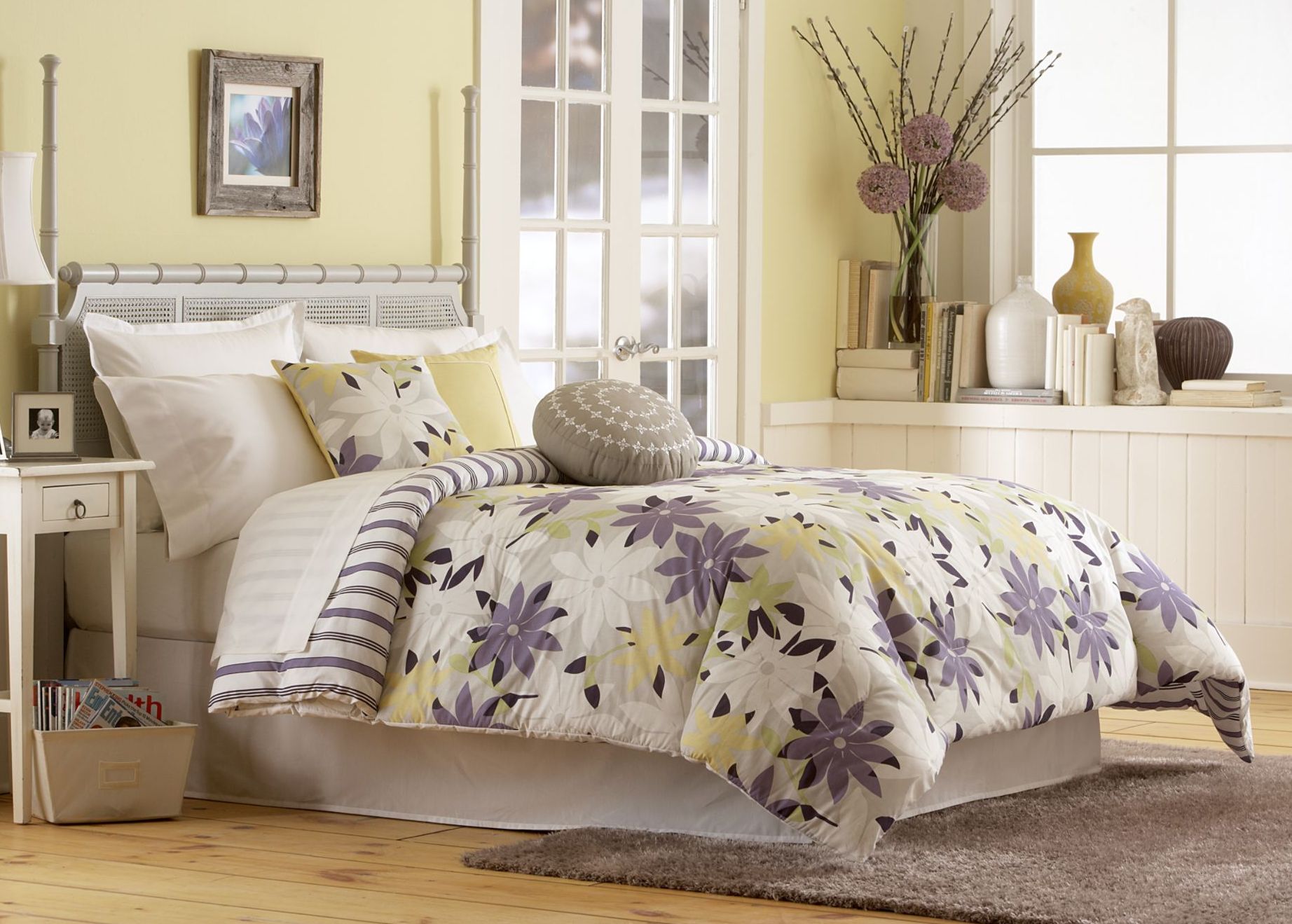 Cannon Pinwheel Floral Comforter