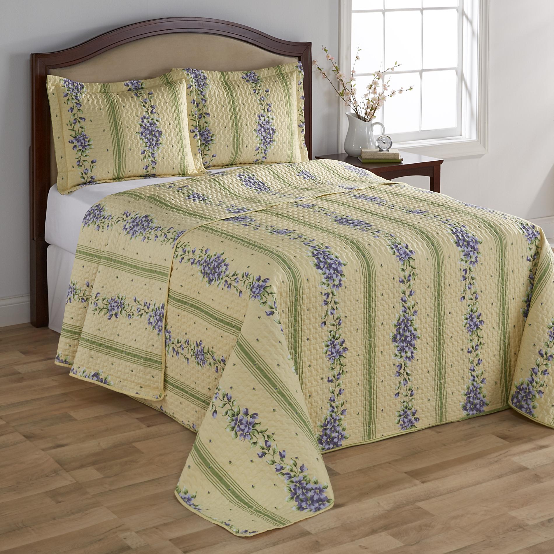 Colormate Bedspread and Shams - Floral Print
