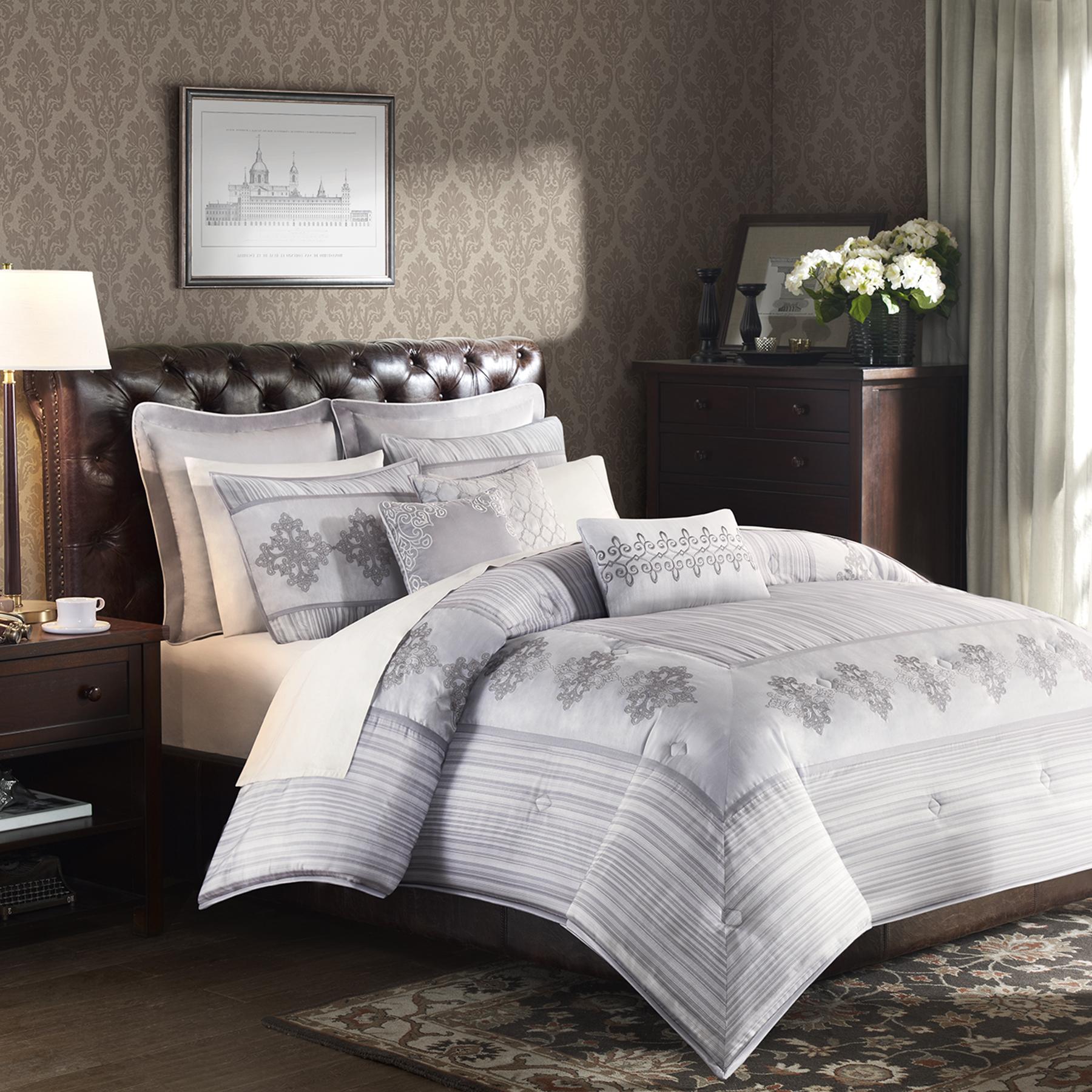 Grand Resort Delphine Comforter Set