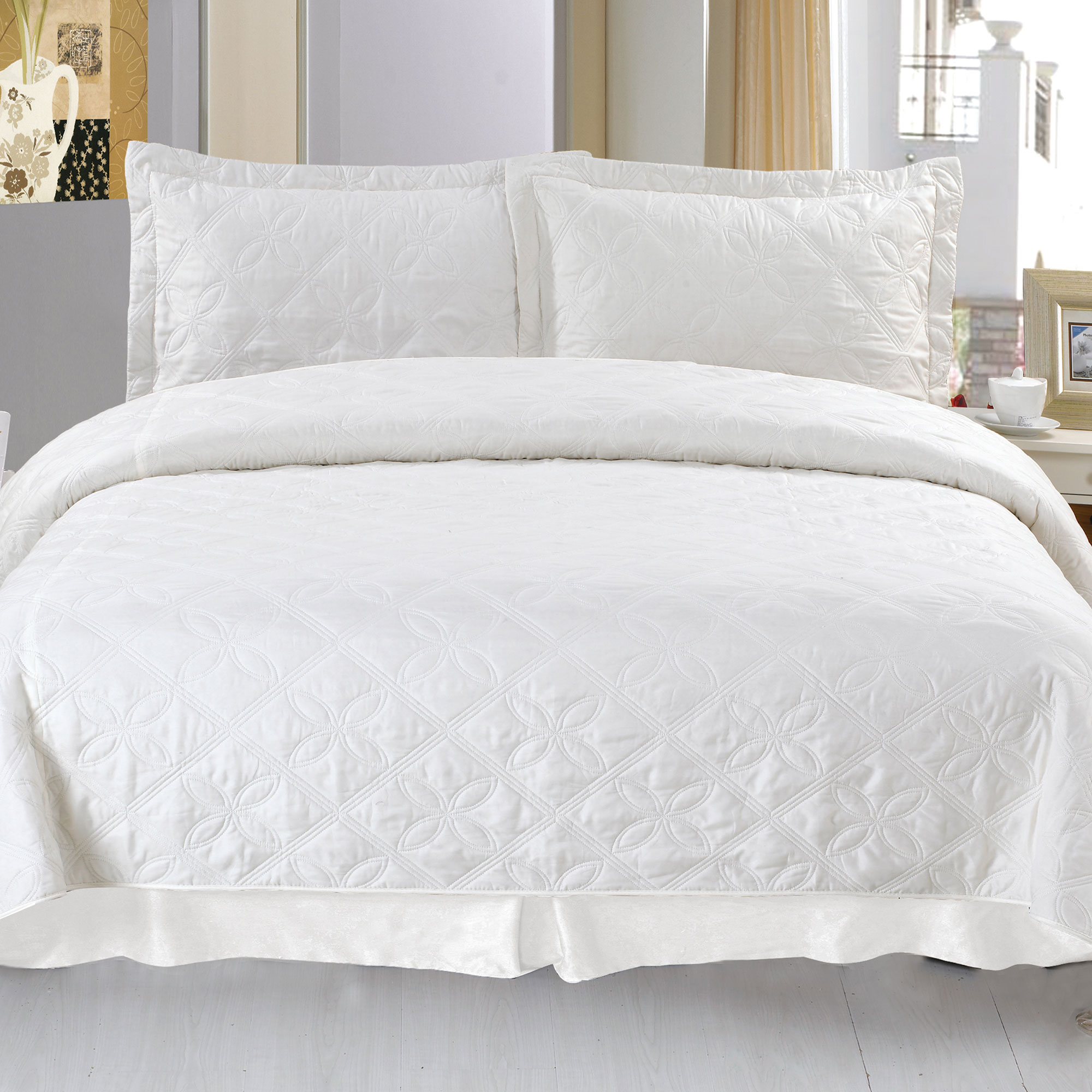Lavish Home Andrea Embroidered Quilt Set