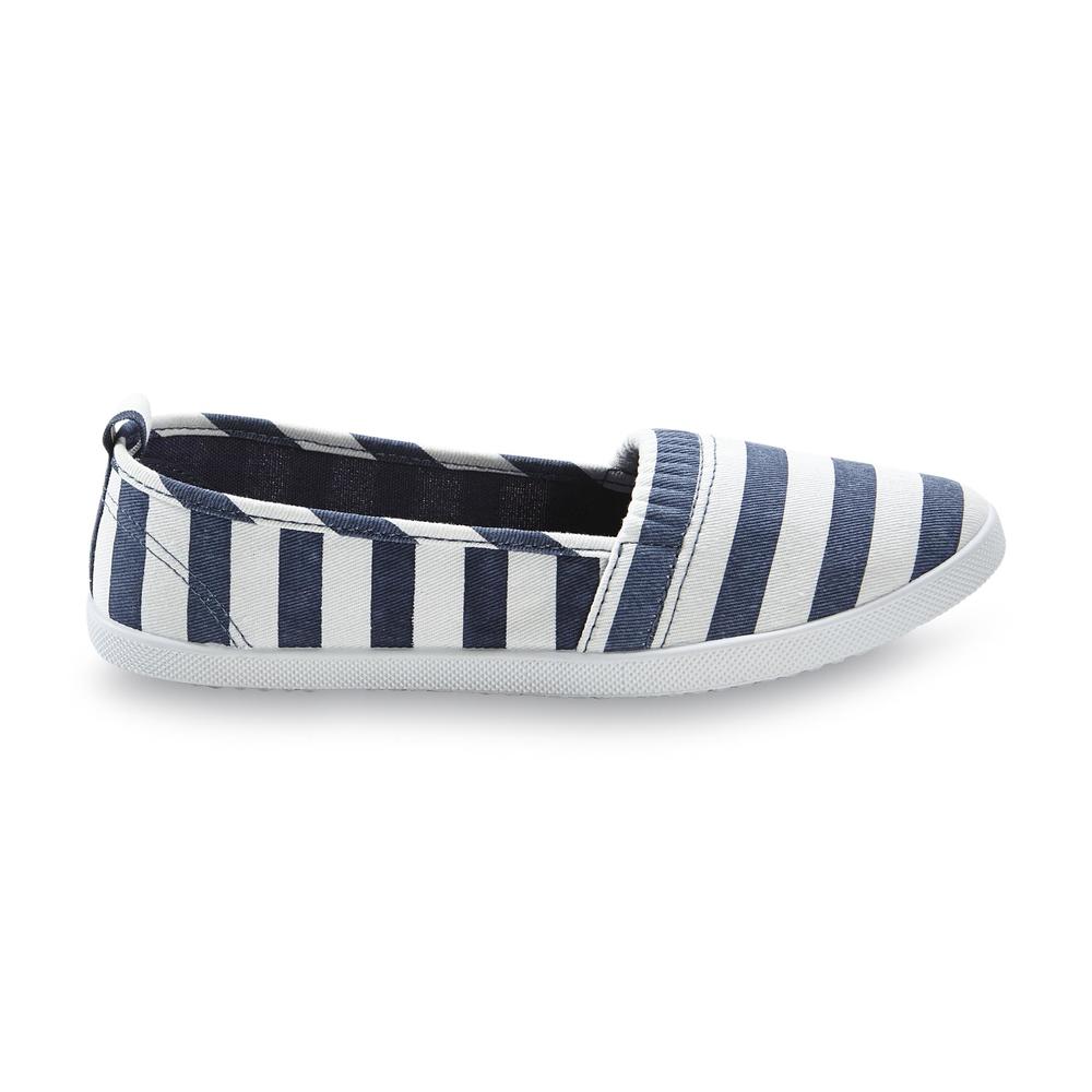 Basic Editions Women's Dakota Blue/White Casual Flat Shoe