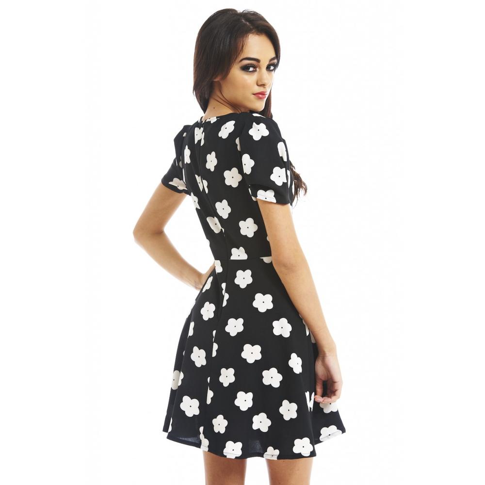AX Paris Women&#8217;s Big Daisy Cut Out Neck Dress - Online Exclusive