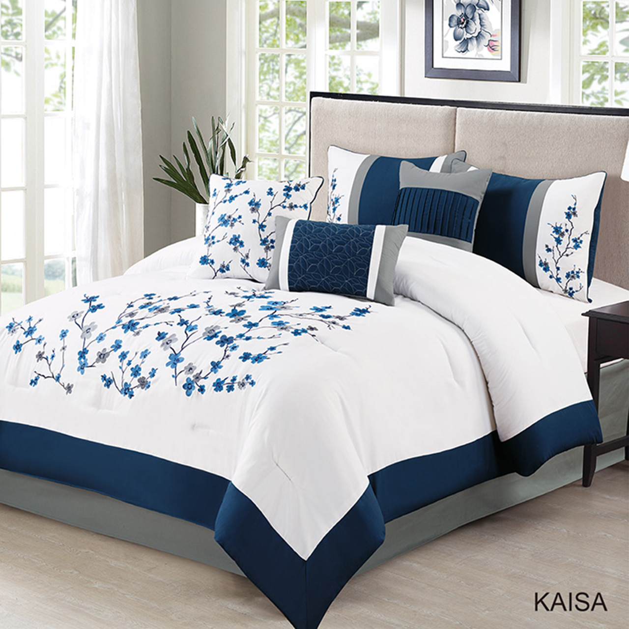 Kinglinen 7 Piece Kaisa Navy White Comforter Set